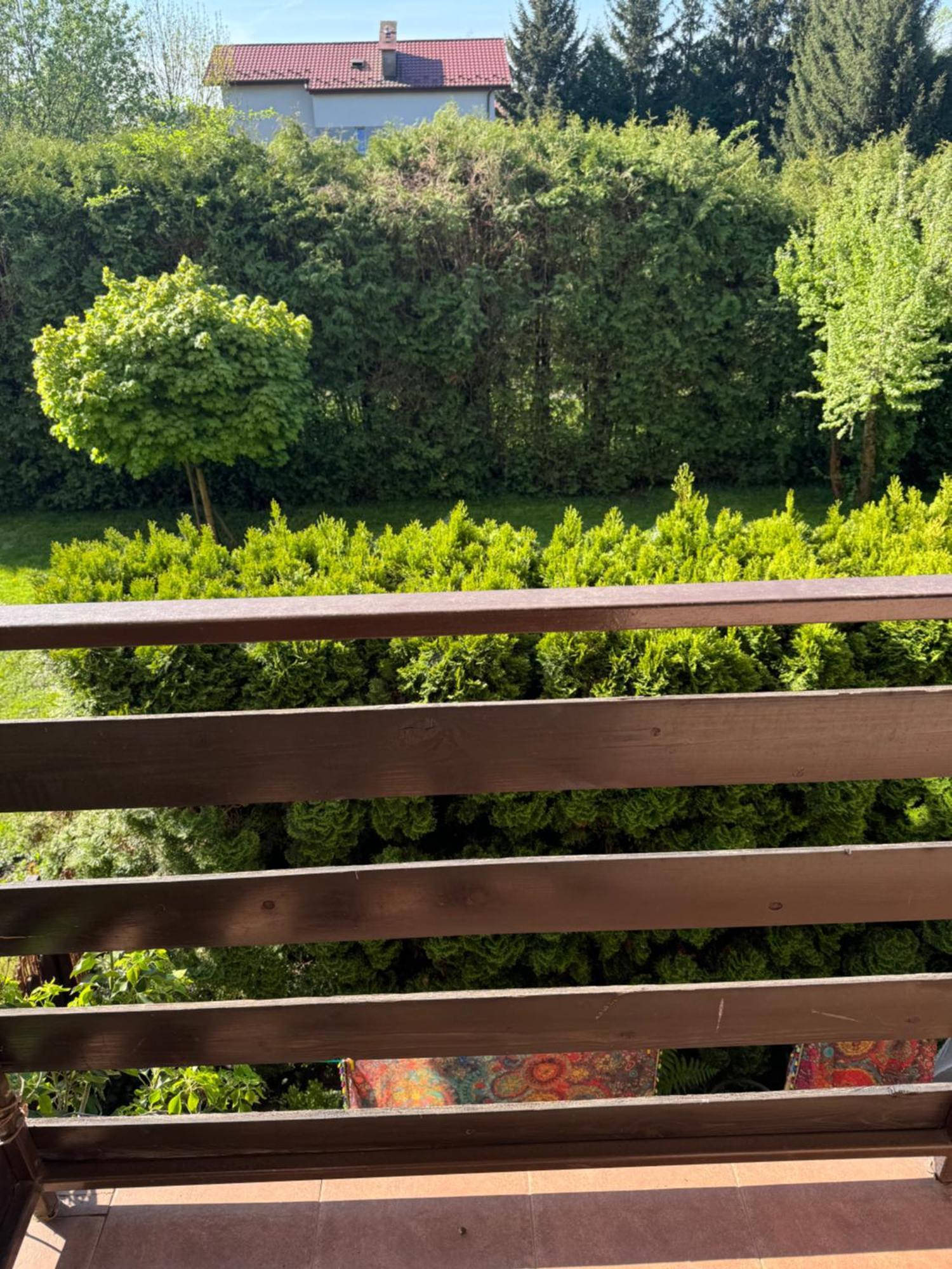 Blue Zone With Free Parking, Balcony And Garden Apartment