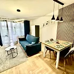 Blue Zone Apartment With Free Parking, Balcony And Garden