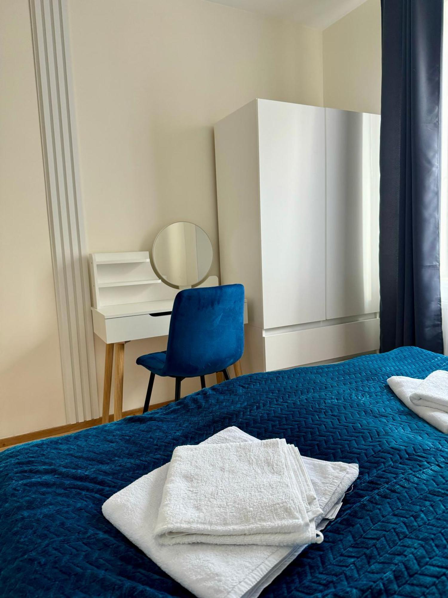 Blue Zone With Parking, Balcony And Garden Apartament