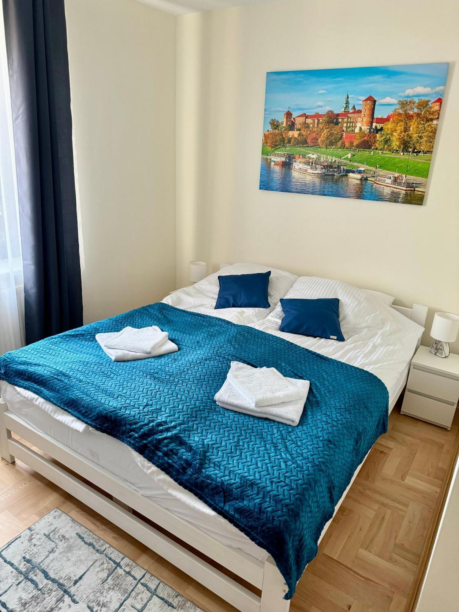 Apartament Blue Zone With Parking, Balcony And Garden *