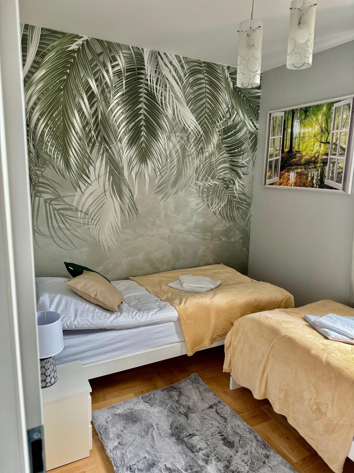 Blue Zone With Free Parking, Balcony And Garden * Krakau
