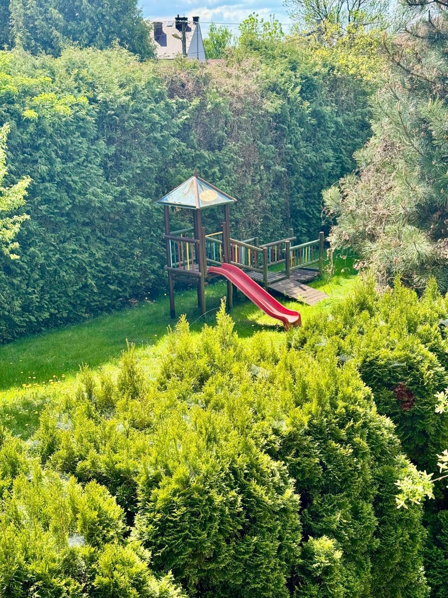 Blue Zone With Free Parking, Balcony And Garden Apartment *