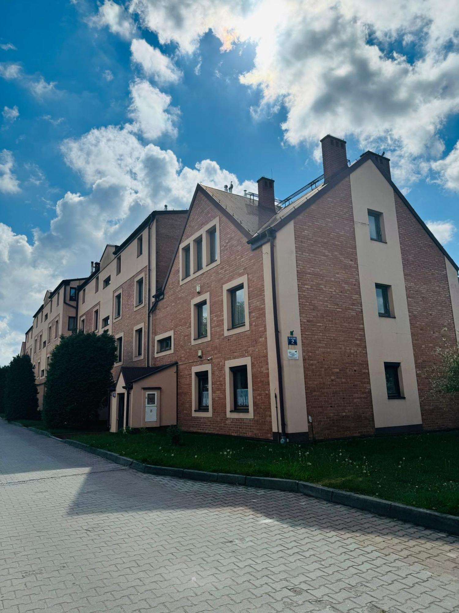 Apartment Blue Zone With Free Parking, Balcony And Garden *
